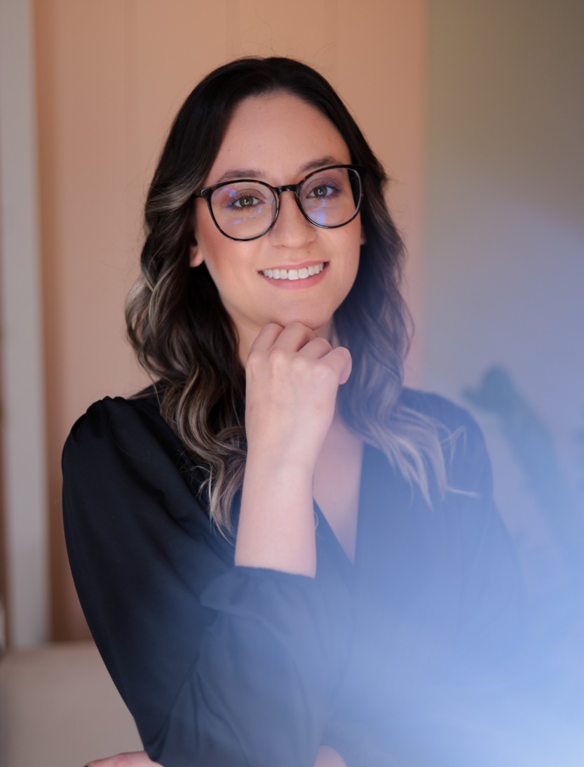 Maria Eduarda Barp em ambiente acolhedor